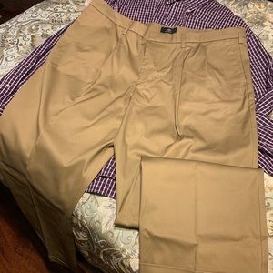 Men’s Dockers relaxed fit pleated 42X32 NWT pants